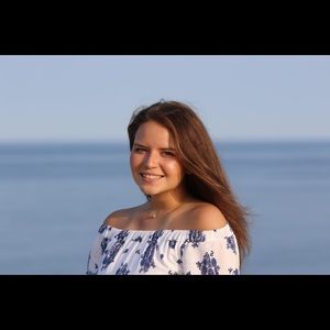 Meet your Posher, Caraline